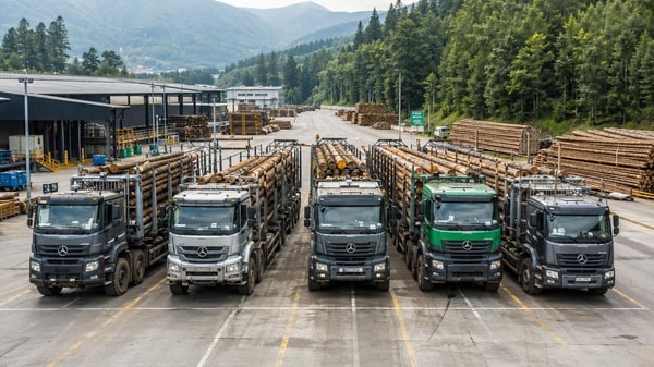 How to Compare Logging Truck Distributors Across Regions