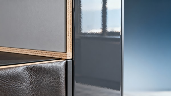 Modern sideboard buffet finishes: Matte vs. high-gloss wear patterns in high-traffic spaces