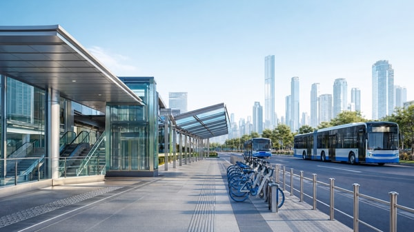 Rail urban mobility plans often miss the last transfer problem