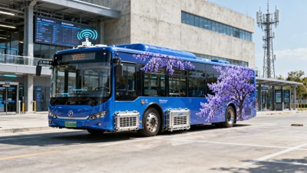 Kunming Blue Jacaranda-Themed Buses Launch with Domestic V2X & LMPF Battery