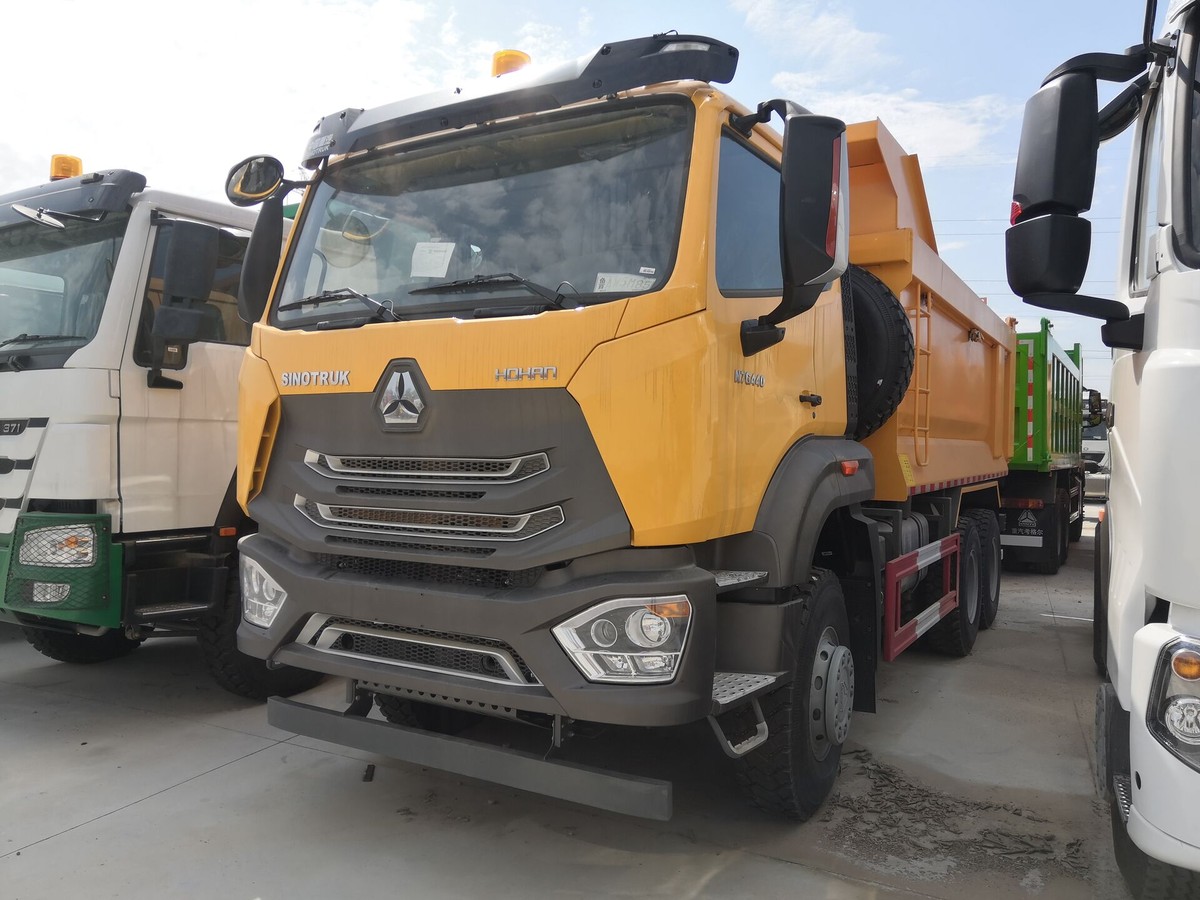 SINOTRUK HOHAN 6x4 DUMP TRUCK
