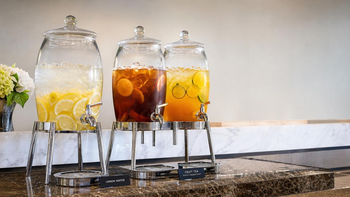 Glass beverage dispenser options for events with fast turnover