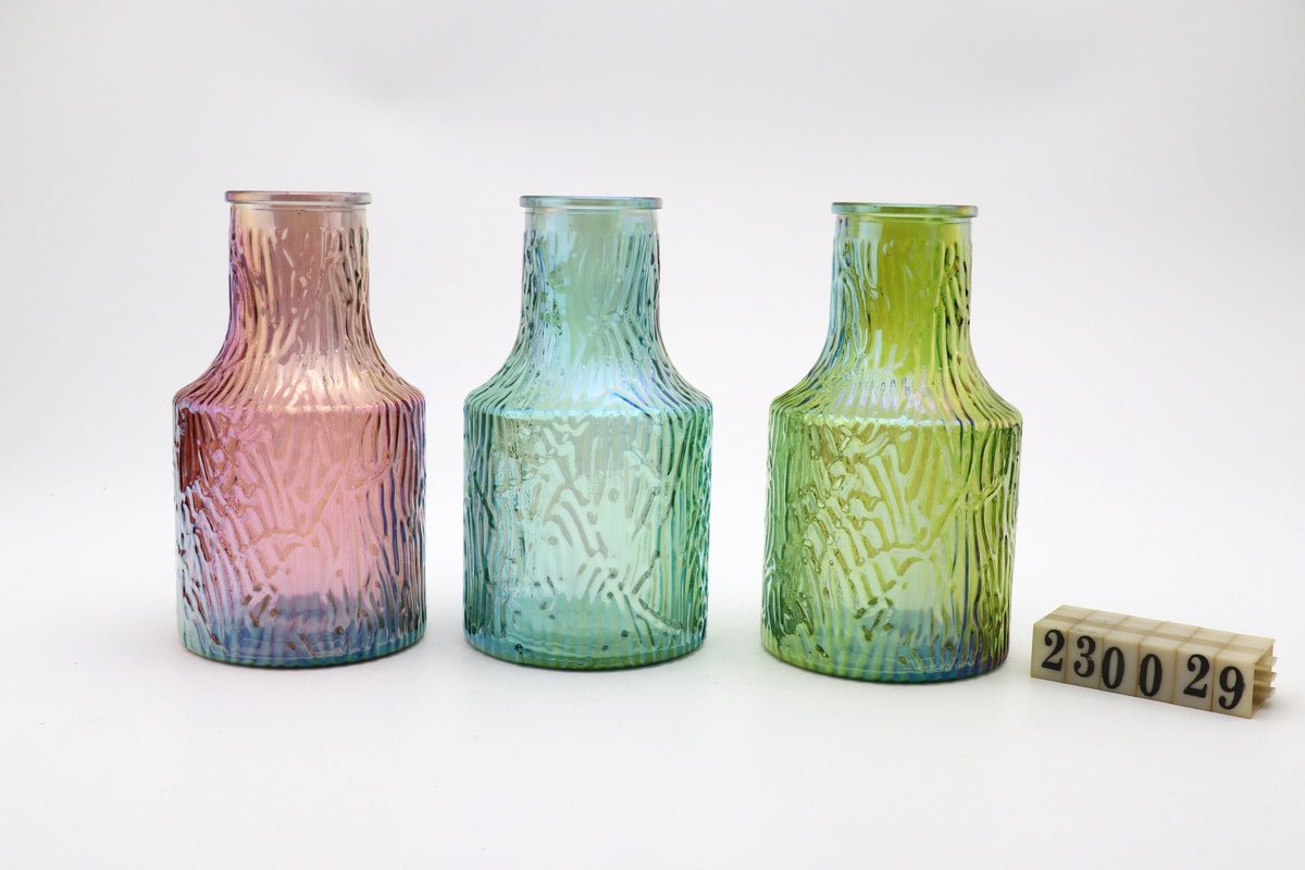 Relief Vase Decorative Glass Flower Vase, Electroplated Vase for Floral Arrangements, Weddings, Home Decor or Office.