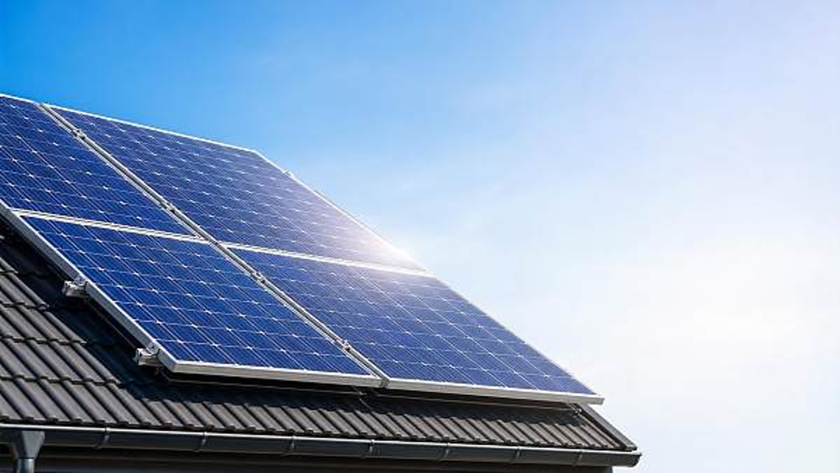 Residential PV Modules: Which Specs Matter Most?