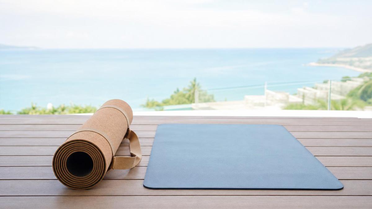 Eco Friendly Cork Yoga Mat vs PVC Mats: What Really Changes in Use