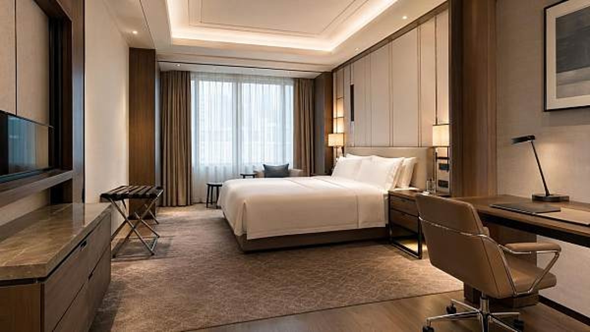 Hotel room furniture mistakes that quietly hurt guest comfort