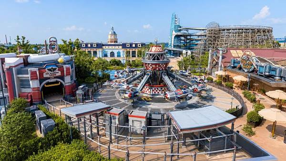 Theme park rides with shorter queues and stronger repeat appeal