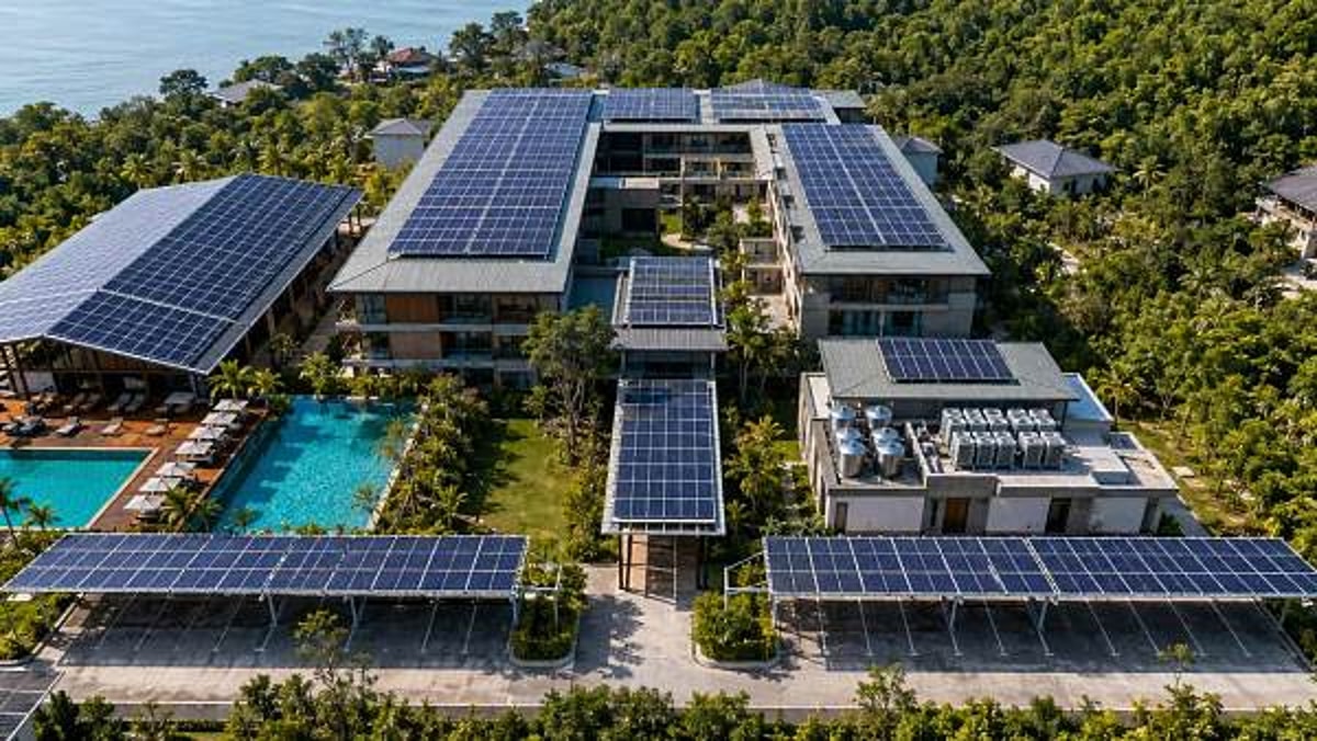 Photovoltaic Solar Panels: When Higher Efficiency Pays Off