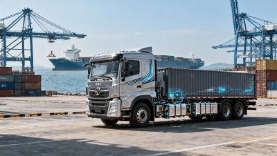 China's First 10,000-Ton Pure-Electric Smart Container Ship Sets Sail from Ningbo-Zhoushan Port