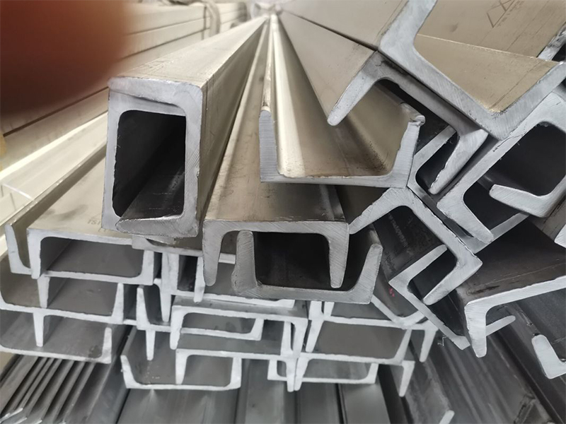 Hot Rolled or Cold Rolled 28/15 38/17 Steel Channel U Channel C Channel for Rails Made in China