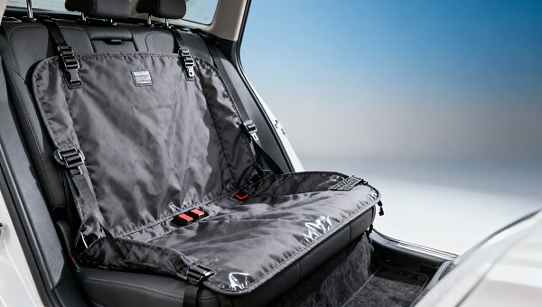 How to Pick Car Seat Covers for Pets