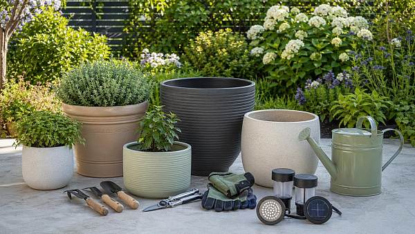 Outdoor Garden Supplies That End Up Unused After One Season